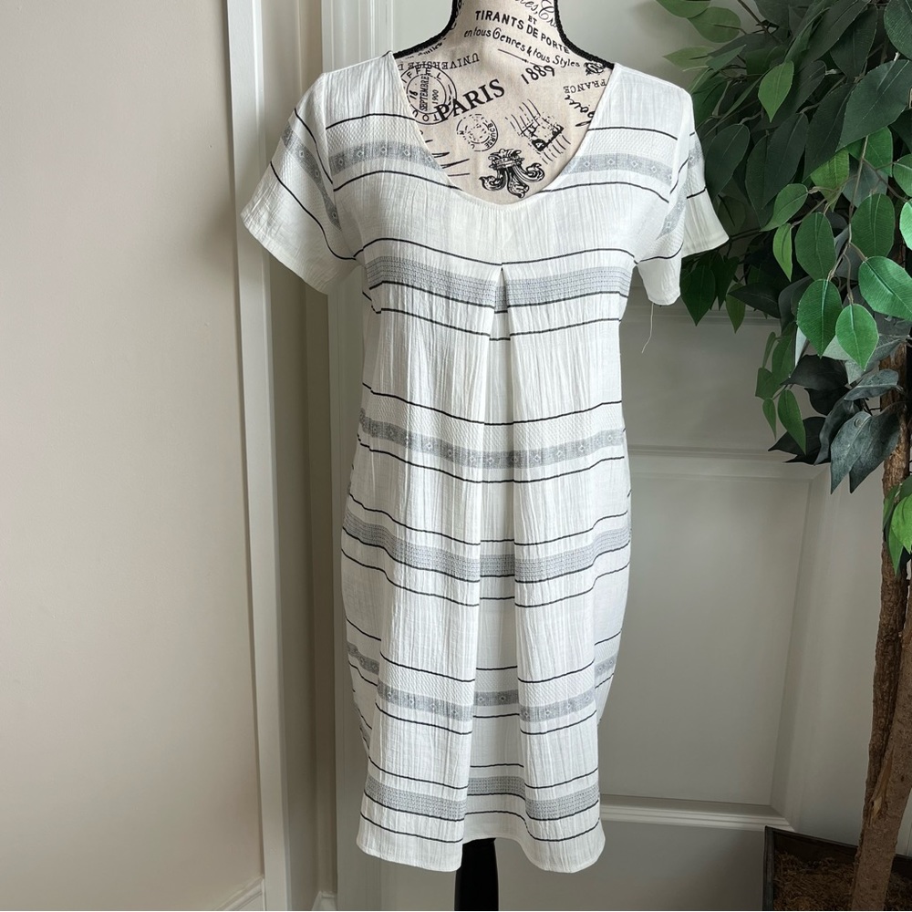 Myne Ashley Ann Stripe Criss Cross Back Short Sleeve Dress White Sz 4